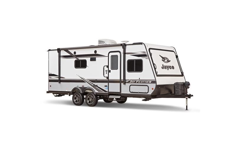 Vue 3/4 avant d'une roulotte hybride Jayco Feather.