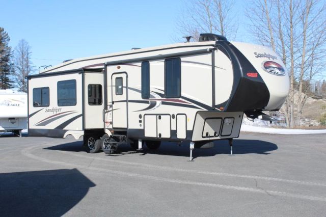 LS-B3569B-1 Occasion Forest River Sandpiper 354RET 2017 a vendre1