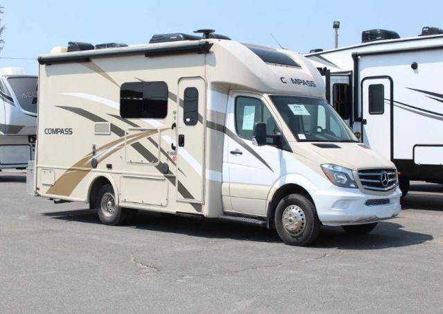 LS-AA3395 Occasion Thor Motor Coach Compass 24T 2018 a vendre1