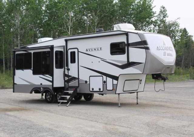 LS-A-0215C Neuf Alliance Avenue 30RLS Silver Oak 2022 a vendre1