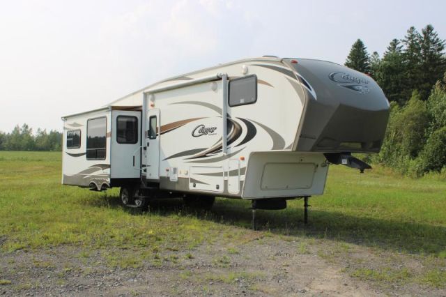 LS-BJ-3388 Occasion Keystone Cougar UFW33 2013 a vendre1