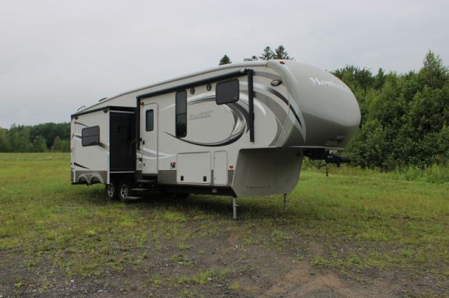 LS-BJ-3463Q Occasion Keystone Montana 303RK 2012 a vendre1