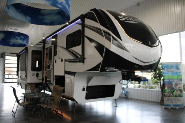 LS-D-2291F Neuf Grand Design Solitude 391DL 2023 a vendre1