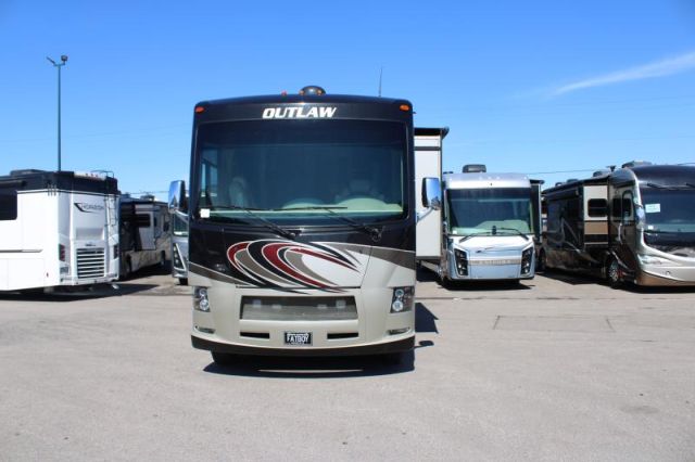 LS-BA3550 Occasion Thor Motor Coach Outlaw 37RB 2017 a vendre1