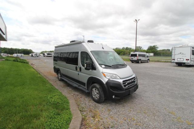 LS-AJ-3059Q Occasion Thor Motor Coach Sequence 20L 2024 a vendre1