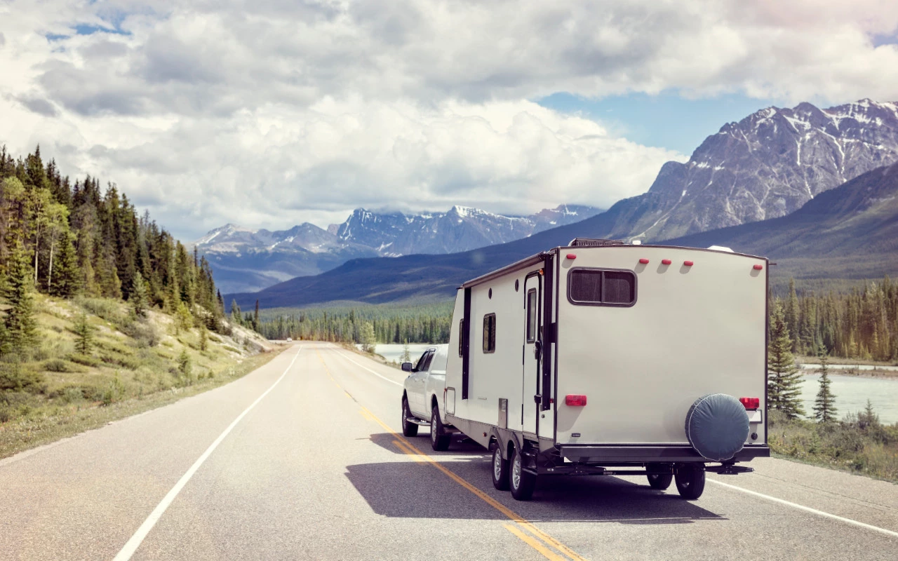 motor-home-on-the-road.jpg