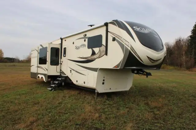 LS-AJ-2874F Occasion Grand Design Solitude 360RL 2018 a vendre1
