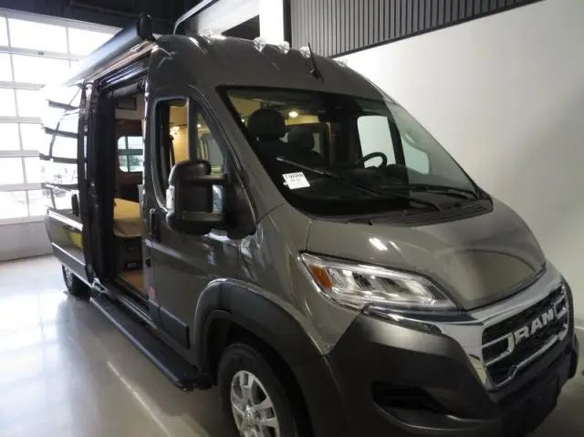 LS-T-0288B Neuf Thor Motor Coach Tellaro 20L SE 2026 a vendre1
