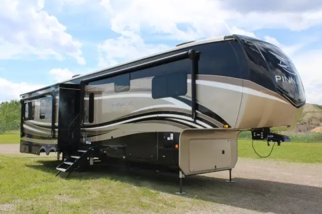 LS-AD-2910 Occasion Jayco Pinnacle 36KPTS 2022 a vendre1