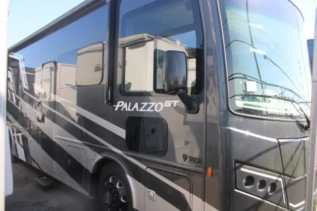 LS-T-0278A Neuf Thor Motor Coach Palazzo 33 6 2026 a vendre1