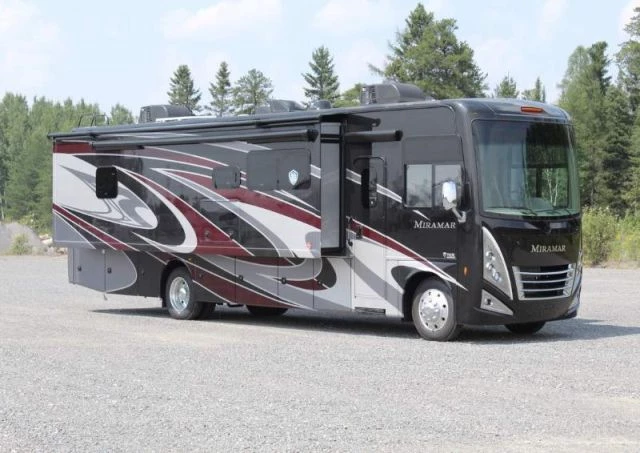 LS-AJ-3435A Occasion Thor Motor Coach Miramar 35 2 2022 a vendre1