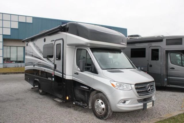 LS-C-0515 Occasion Dynamax Isata 3 24FW 2023 a vendre1