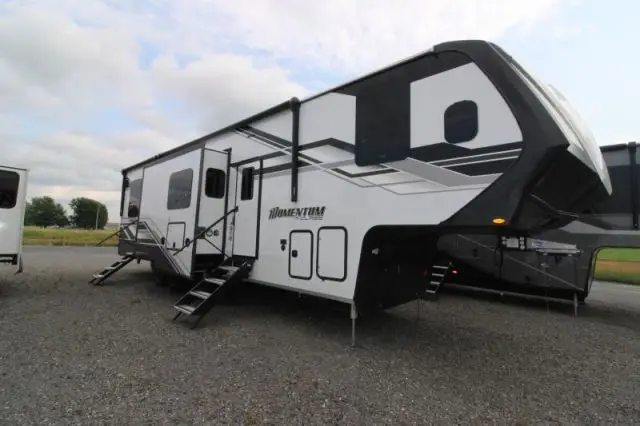 Grand Design Momentum 344M