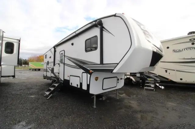 LS-AD-2881 Occasion CrossRoads Cruiser 28BH 2021 a vendre1