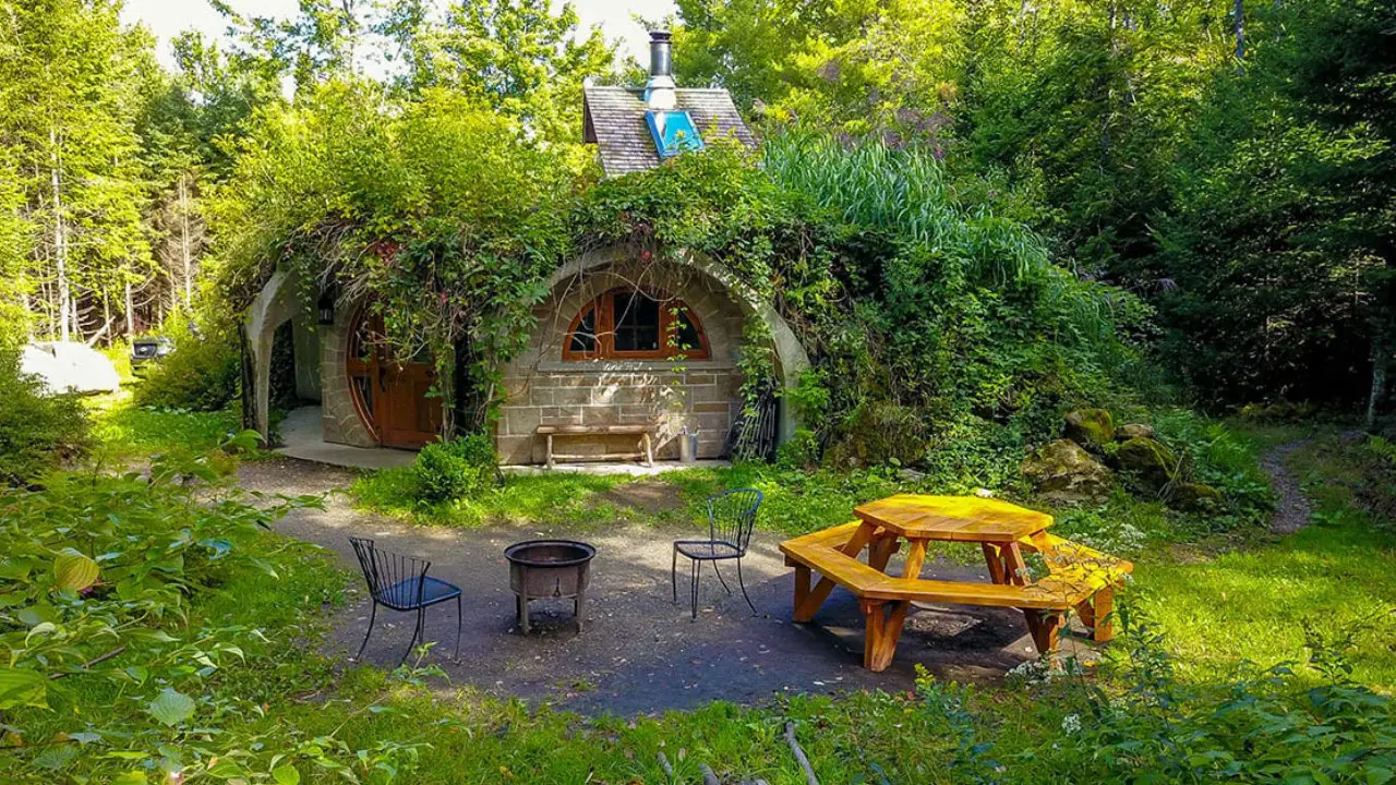 maison de hobbits au parc Entre cimes et racines