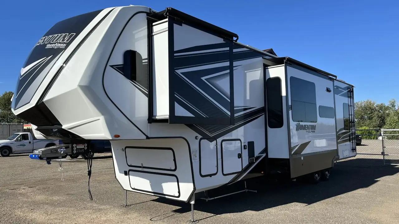 Momentum M-Class 344M de Grand Design