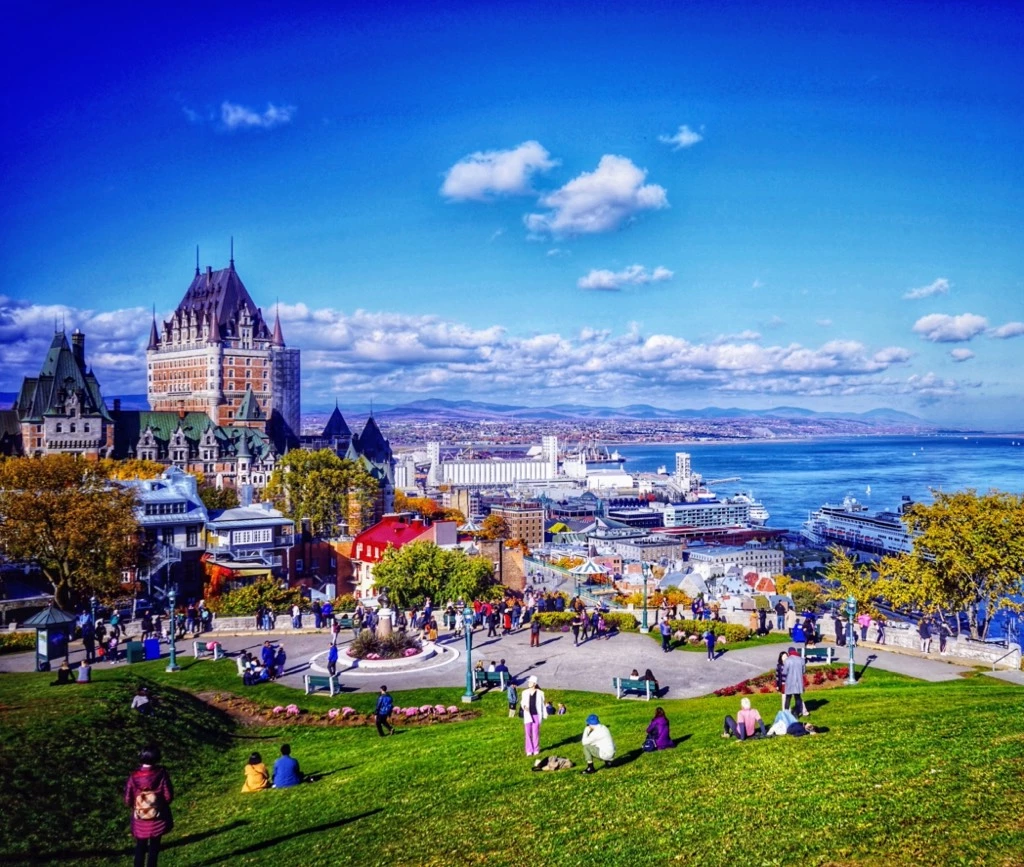 Vue de la ville de Québec incluant le château Frontenac