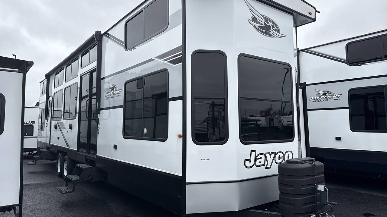 Vue extérieur de la roulotte Jay Flight Bungalow 2026