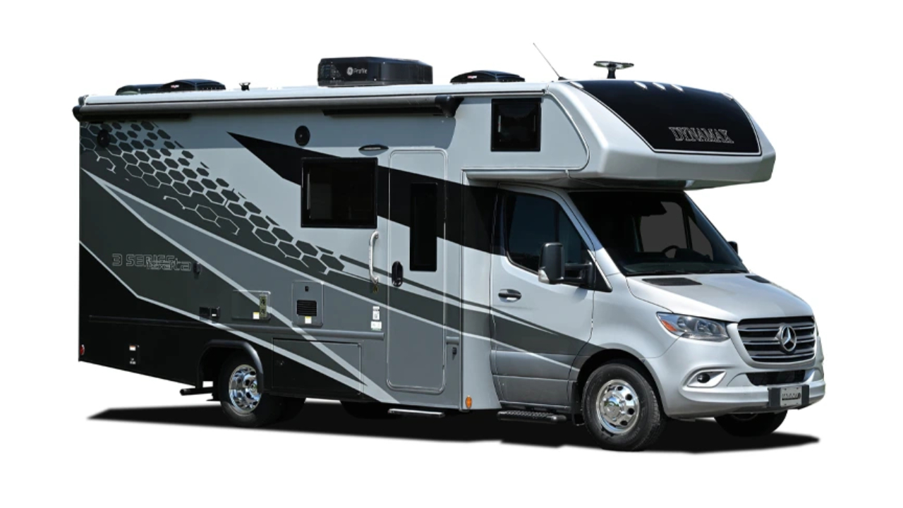 vue latérale avant d'un Isata 3 24FW de Dynamax