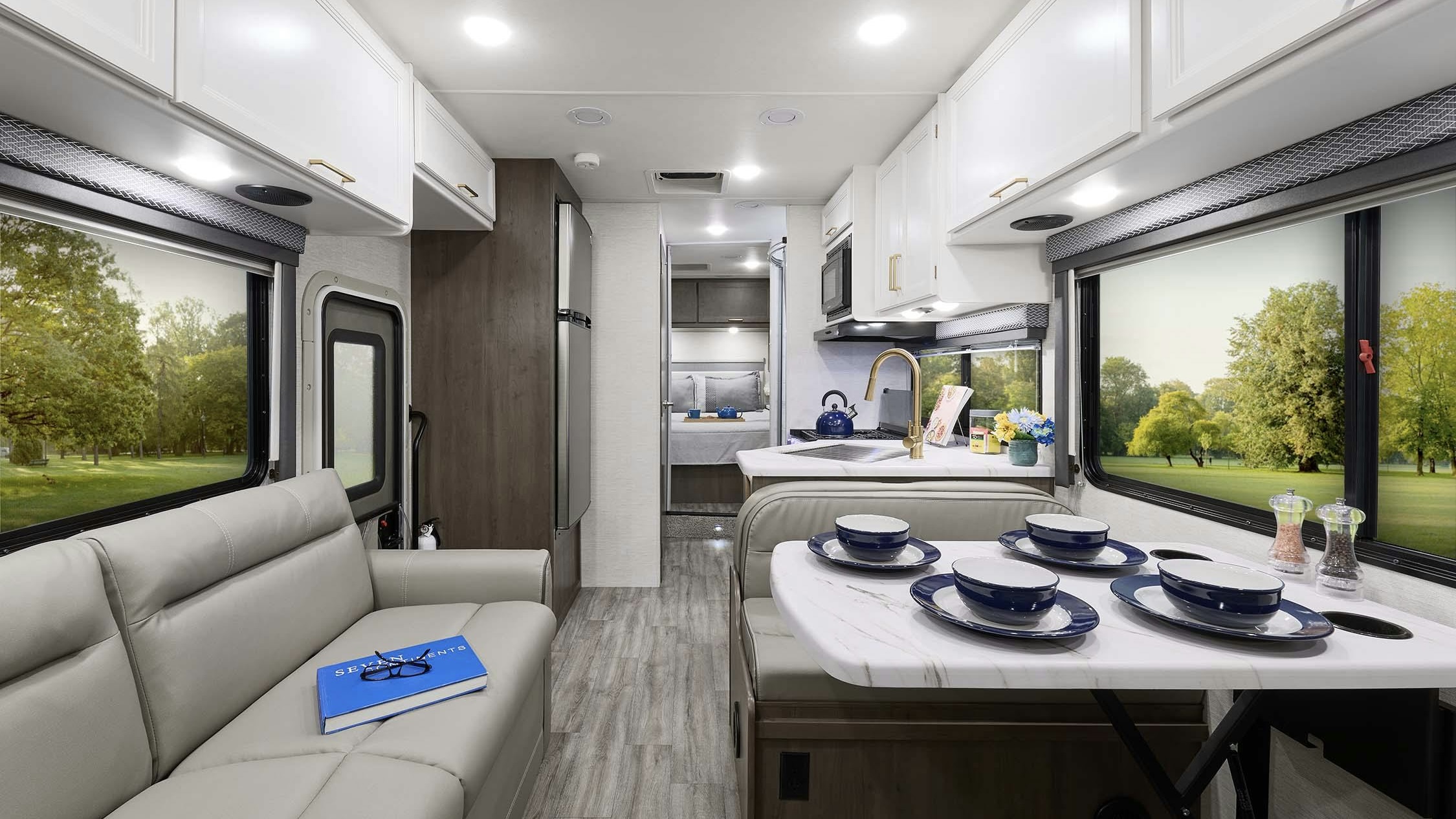 Intérieur du motorisé Classe C Four Winds