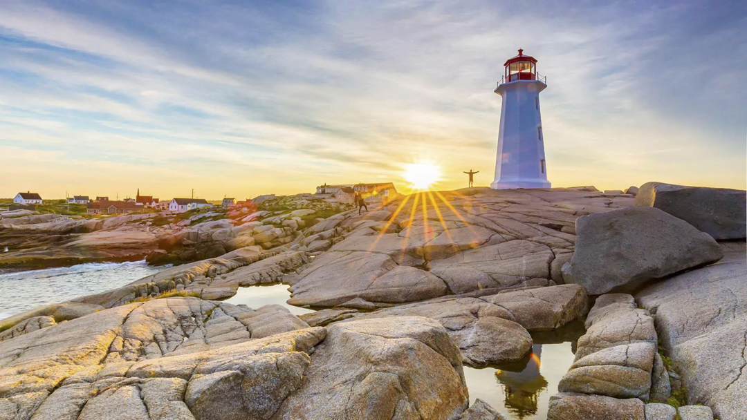 Phare de Peggy’s Cove au couché du soleil.